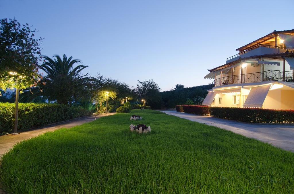 Thea Studios Finikounta Exterior foto